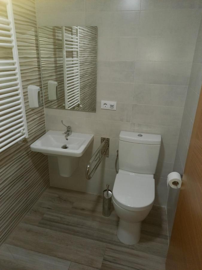 Hostal Y Albergue Carpinteiras Rodeiro Екстериор снимка